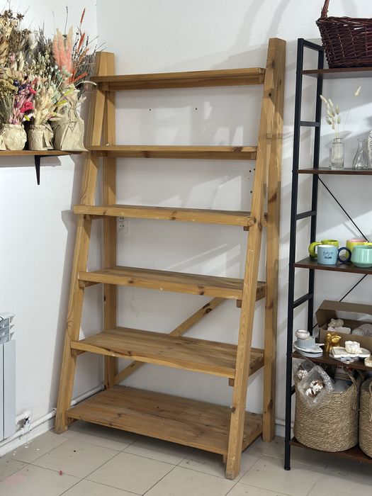 Продаю деревянный стеллаж
