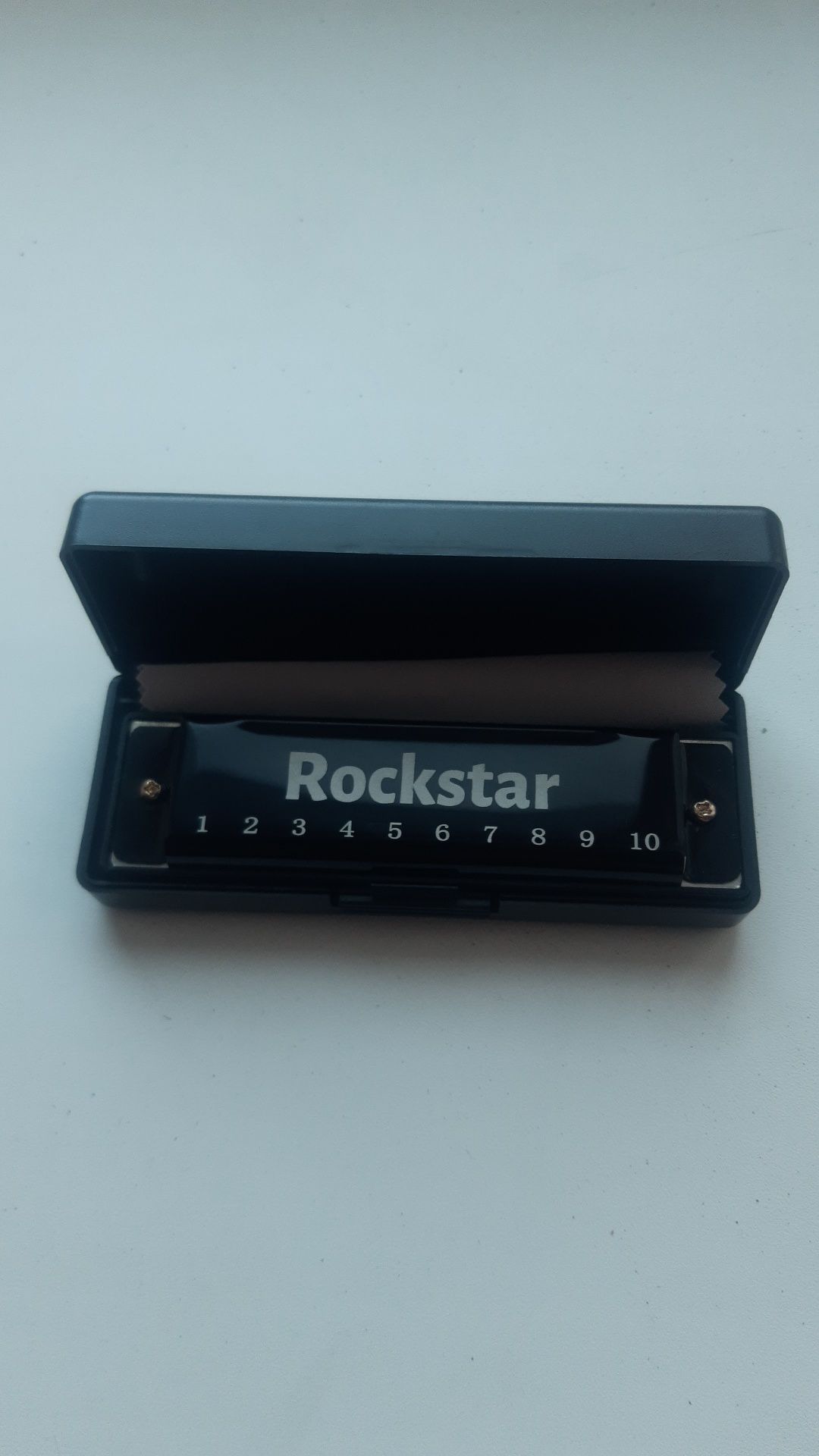 Продам губную гармошку фирмы "Rockstar" в идеальном состоянии.