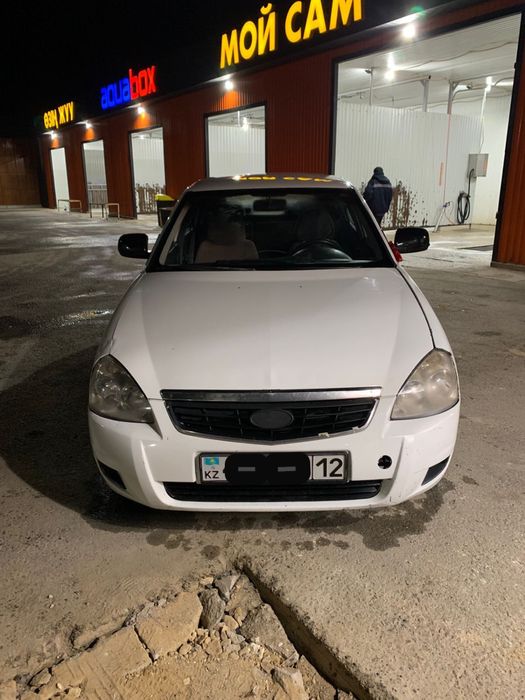 приора хэтчбек в хорошем состояний