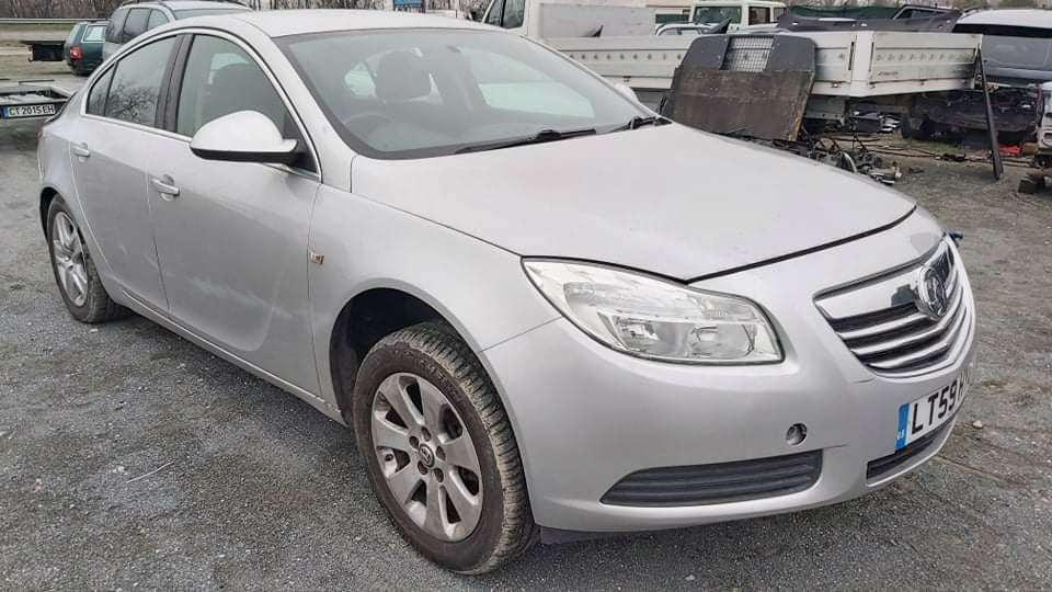 Опел Инсигния 2.0 цдти 131 к.с. / Opel Insignia 2.0 cdti 131 НА ЧАСТИ