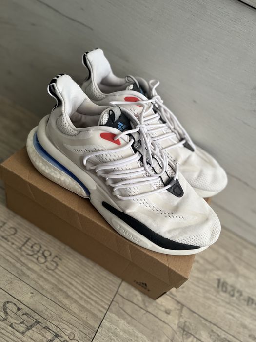 Adidas Alphaboost V1