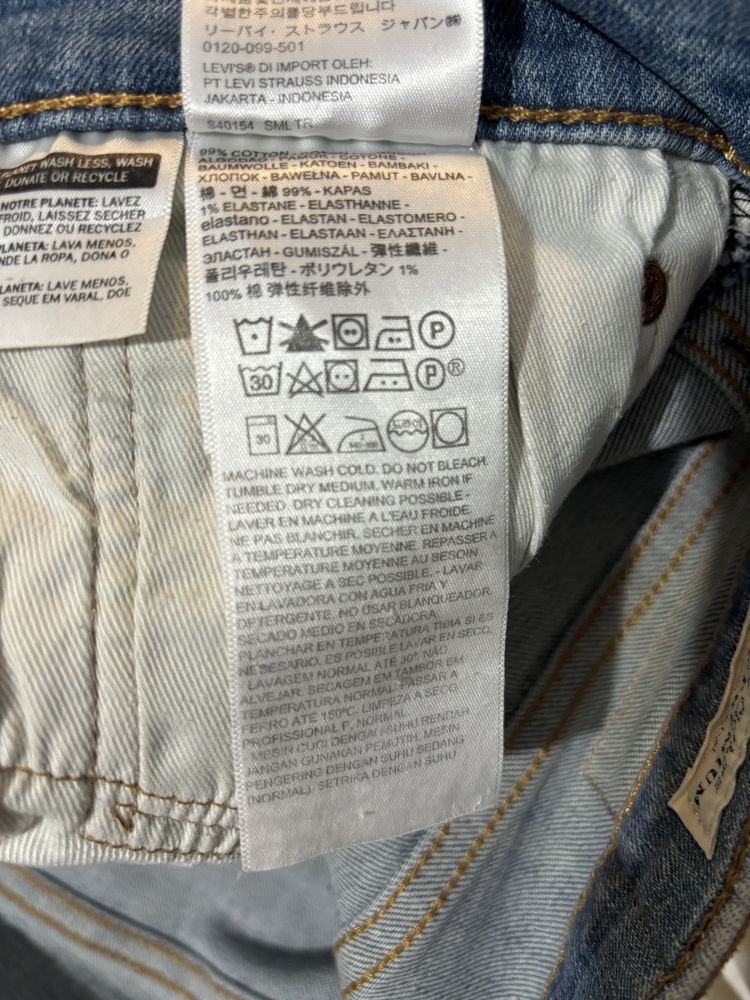 Pantaloni Levi’s 502