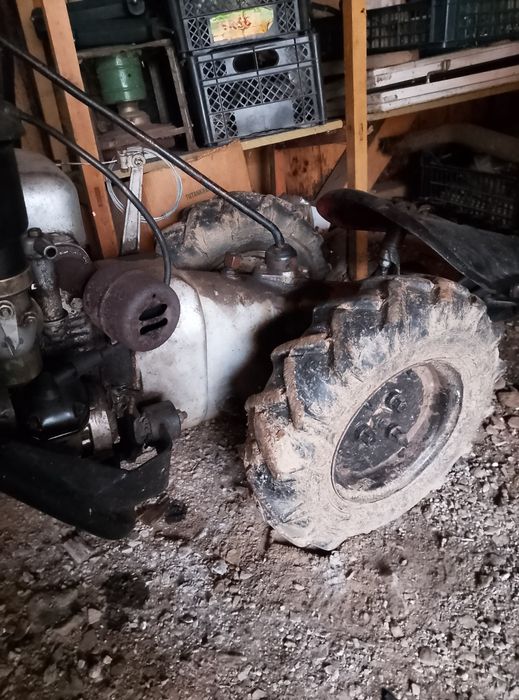 Vând cositoare/ motocositoare Carpatina, funcțională 2700 lei  negocia