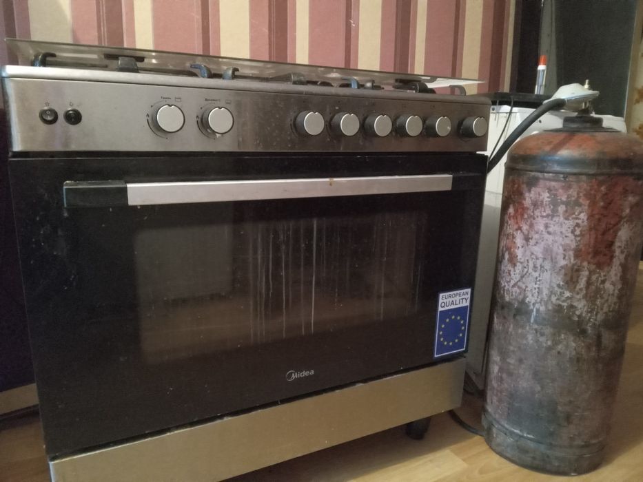 Болшая газовая печка с баллоном