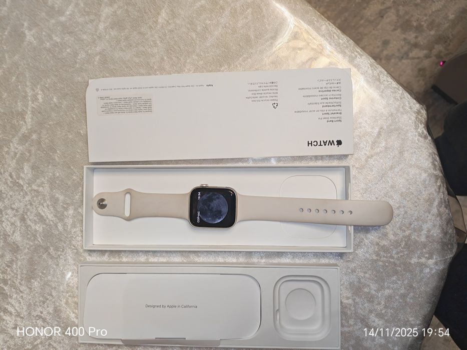 Продаю апл воч от айфона se2