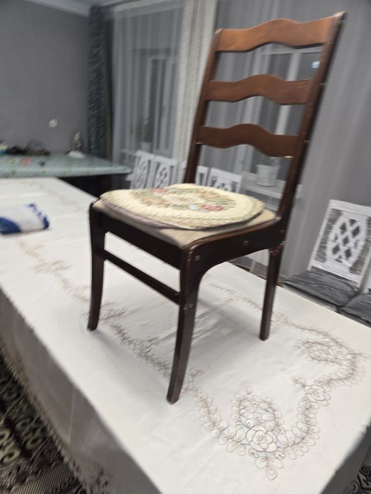 Стулья деревянные