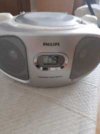 Ptr.cei interesați,vând radio cu cd portabil,marca Philips,prov.Anglia