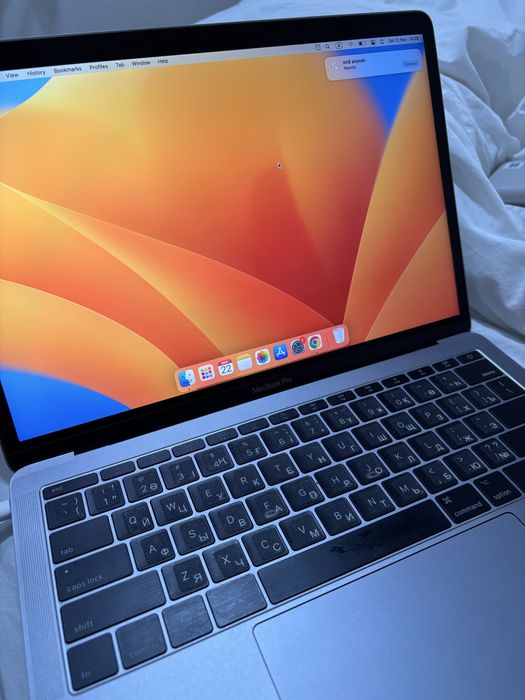 MacBook Pro 13 (16гб/256) в идеальном состоянии с аксессуарами.