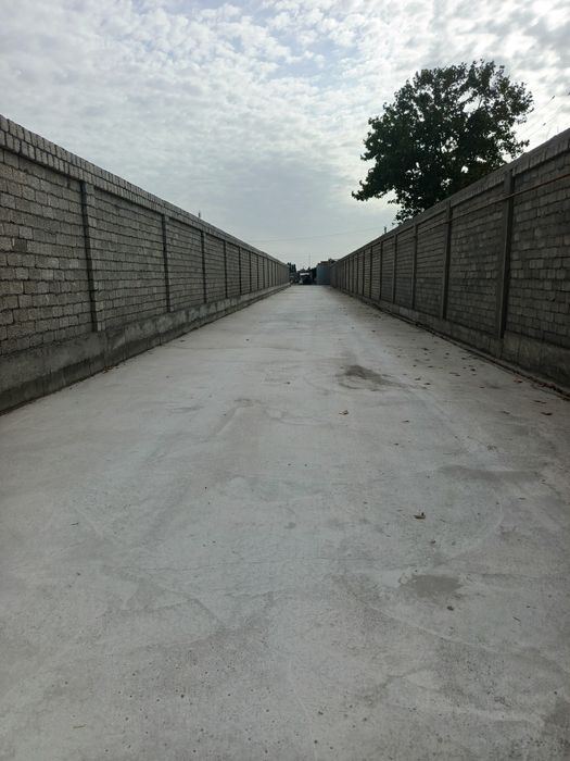 Здравствуйте срочно продаю земля с помещением