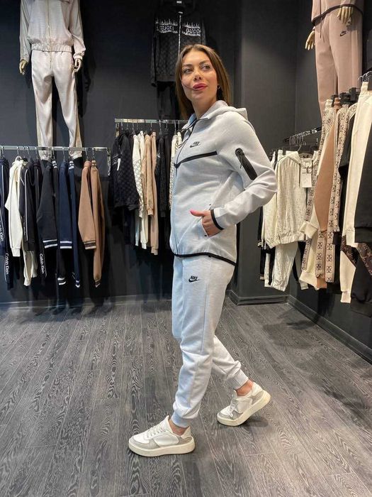 Унисекс екипи различни размери