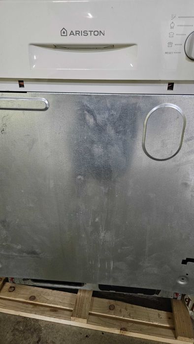 Съдомиялна Hotpoint Ariston, за части или ремонт