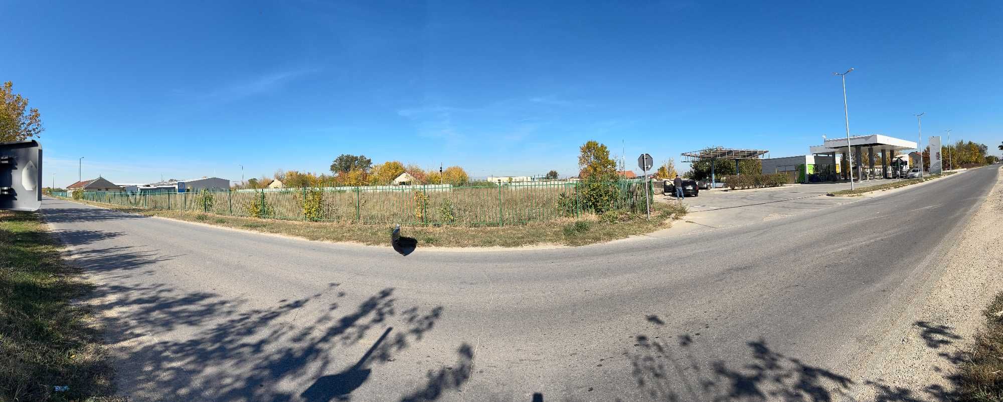Продава се парцел в регулация в с. Маноле(за цех, склад,производство)