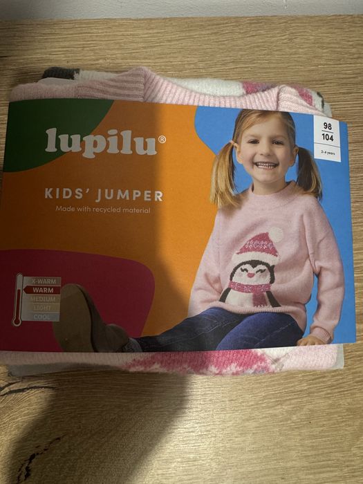 Pulover de fete nou cu eticheta marimea 2-4 ani