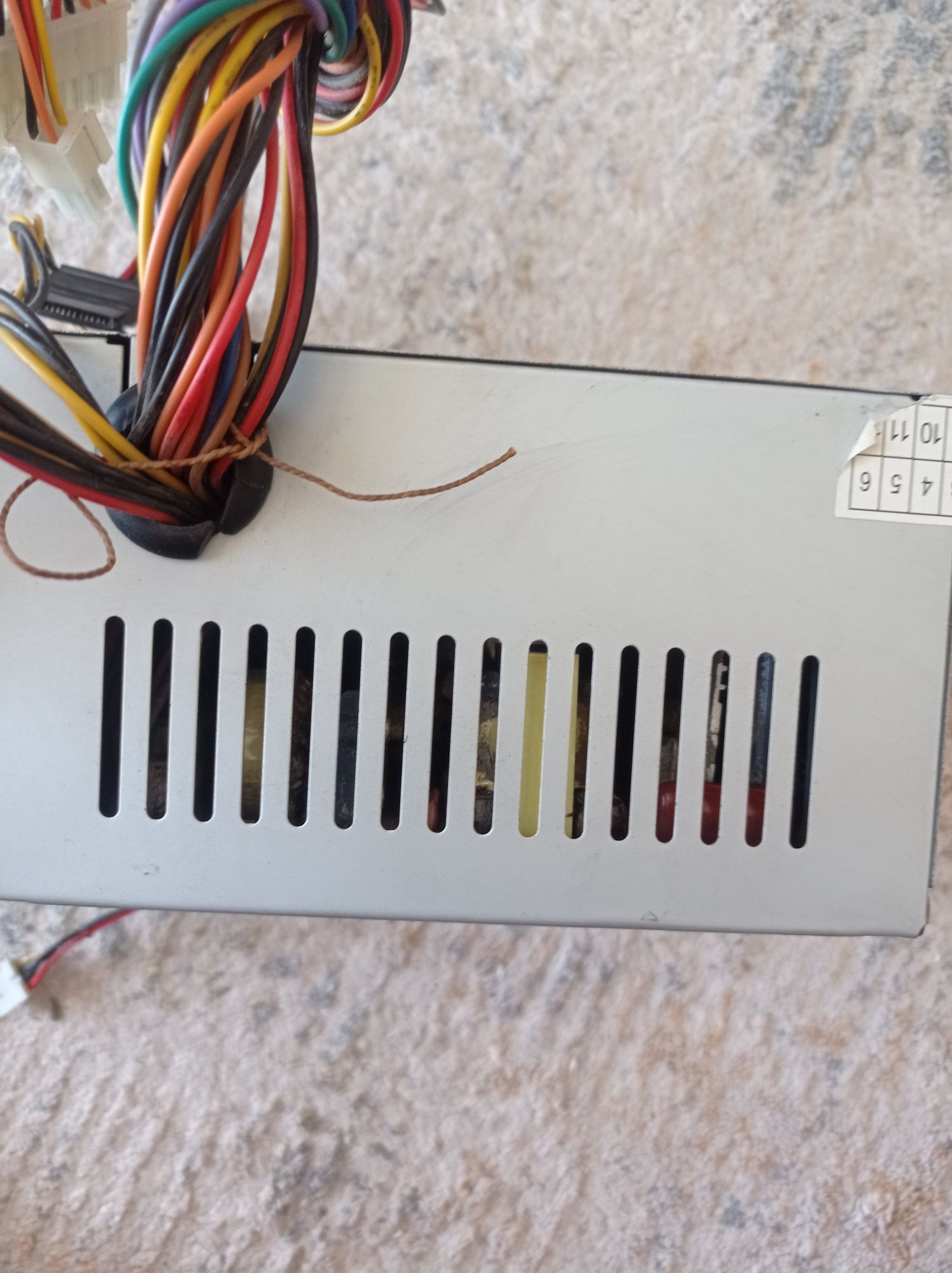 Продаётся блок питания на 400w