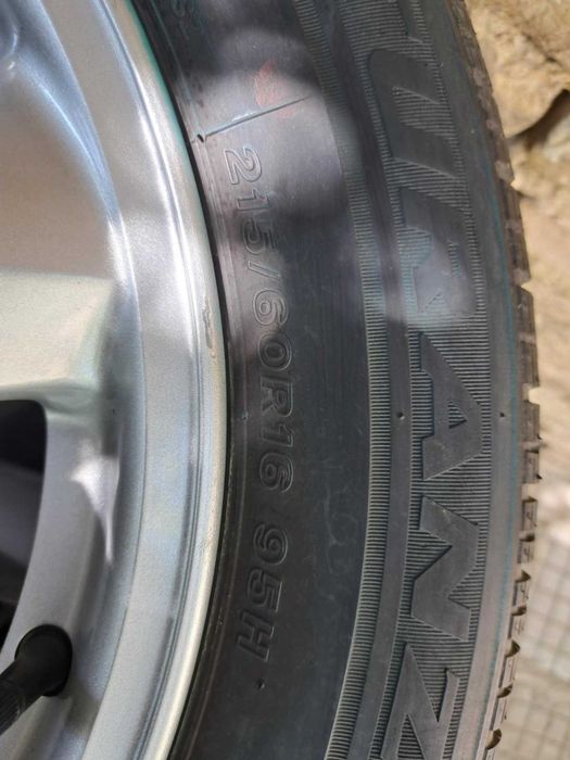 Джанти с летни гуми 5х114.3 R16