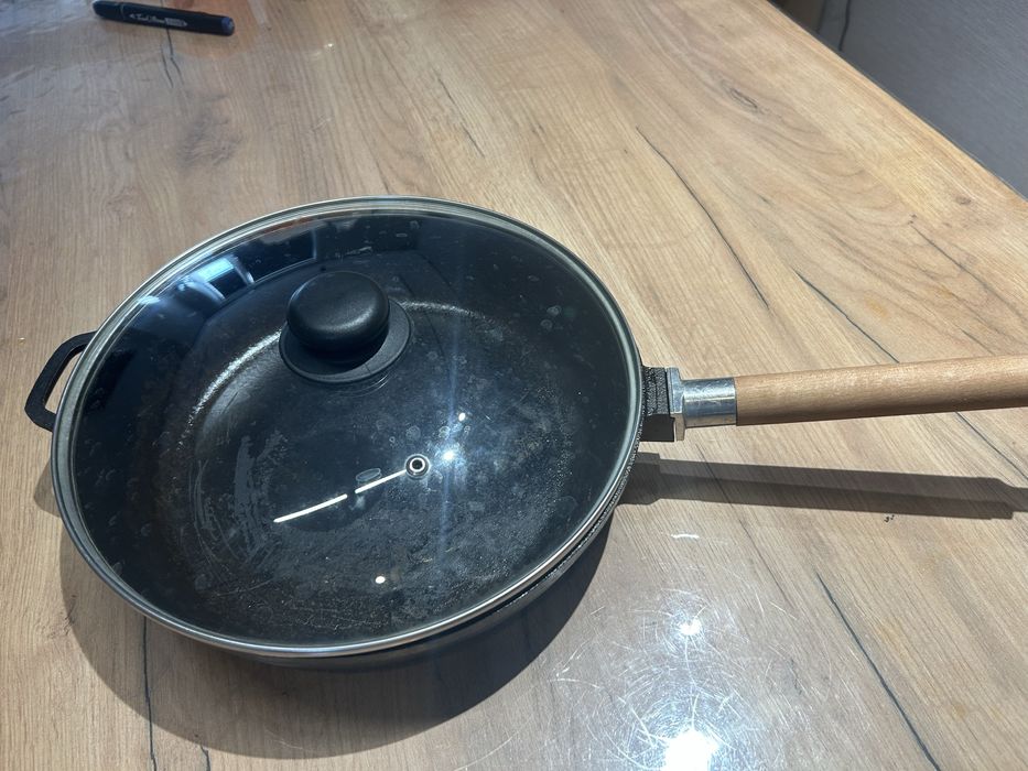 Сковорода чугунная с крышкой