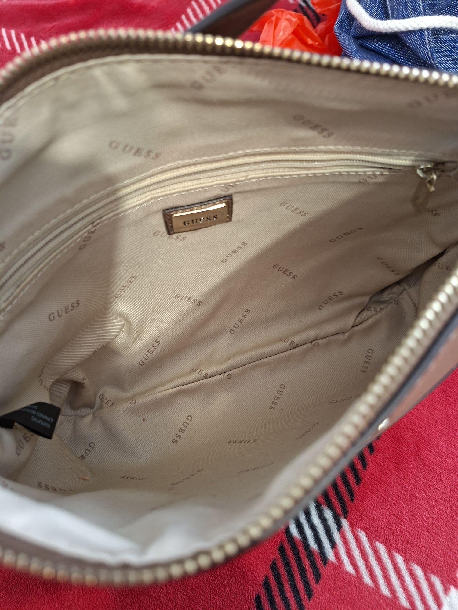 Geanta guess noua nepurtata