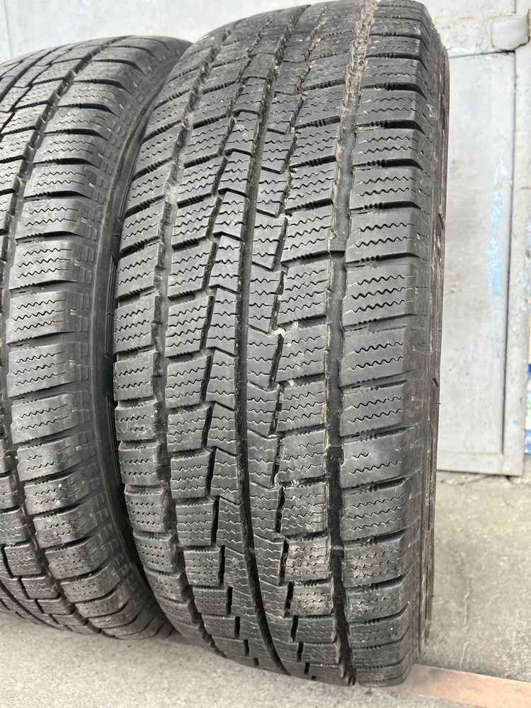 4 бр. гуми за бус 235/65/16C Hankook 8-9 mm DOT 4210