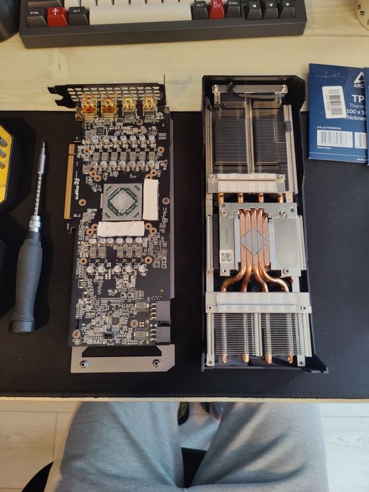 Видео карта Radeon RX 6750 XT GAMING OC 12G
