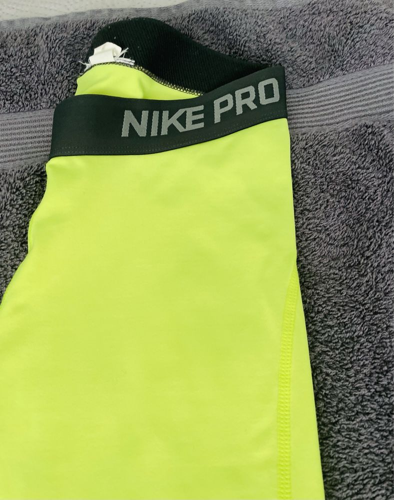 Дамски клин Nike dri fit