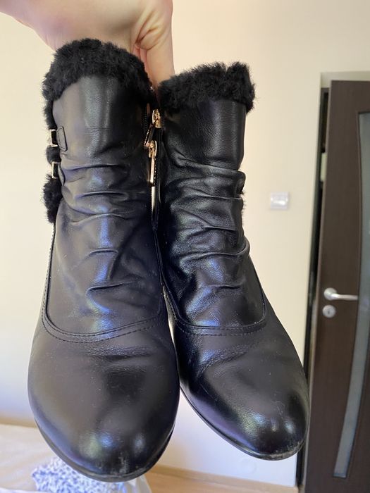 Ghete negre din piele naturala