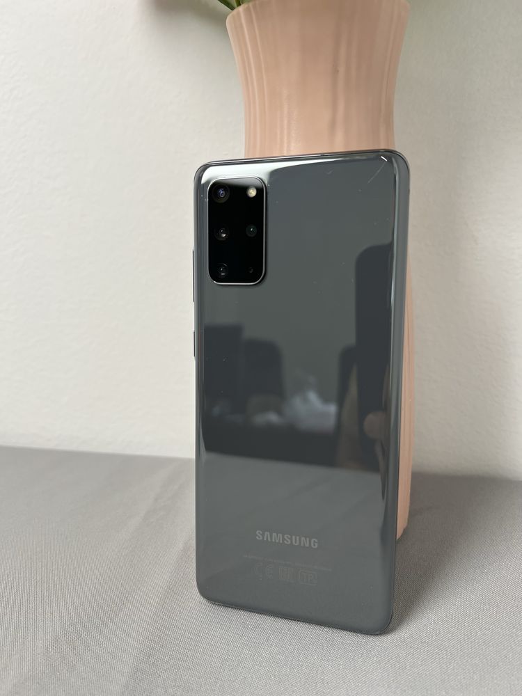 Смартфон Samsung Galaxy S20 plus