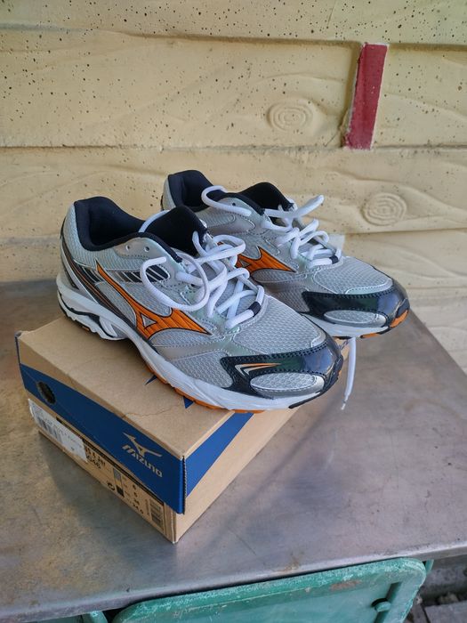 38. Nou. Mizuno. Adidas damă