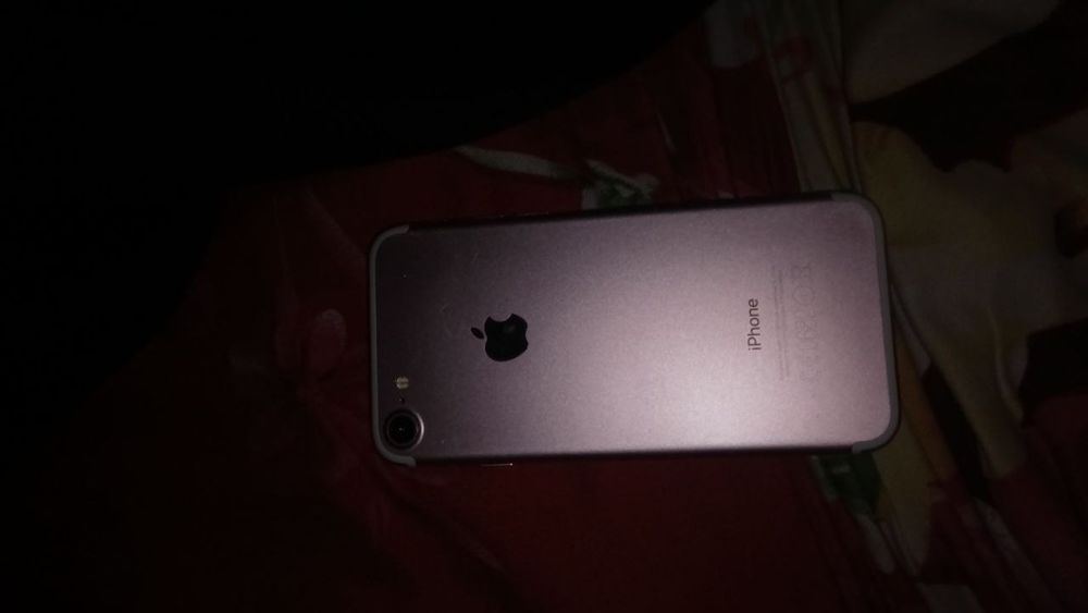 Продам Айфон 7  32гб, акб 100%