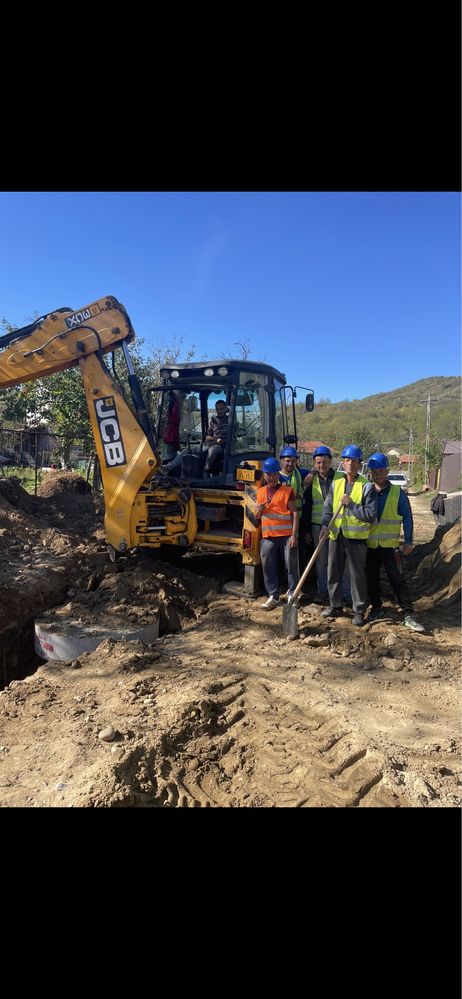 Executam lucrări cu buldoexcavator și diferite utilaje !