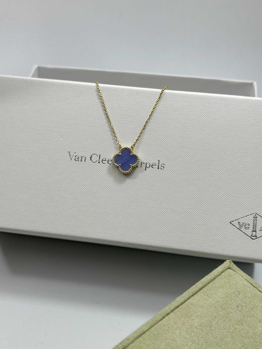 Colier Van Cleef & Arpels Aur 750 Chalcedony