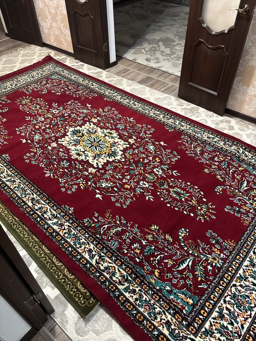 Ковры (1-2х3 б/у) (2-2х4 новый)