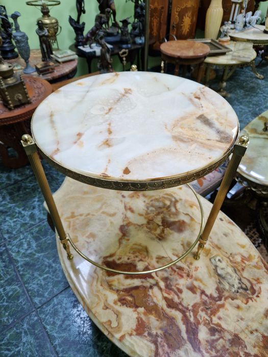 Чудесна антикварна бронзова френска помощна масичка с оникс