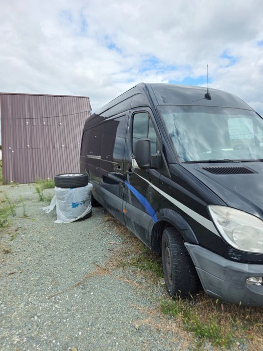 Vând Sprinter 319
