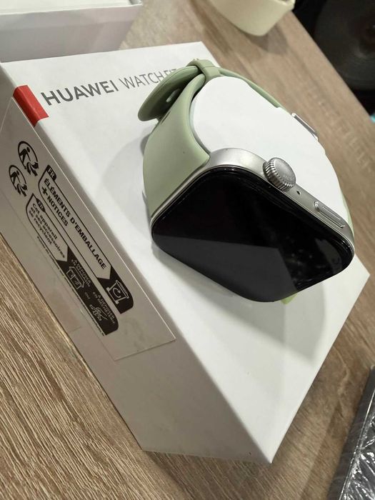 смарт часовник Huawei watch fit 3