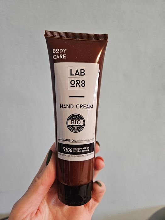 НОВА неотваряна козметика