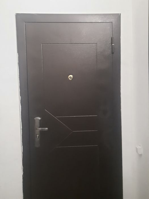 Б/у темір есік сатылады, сыртқы есік