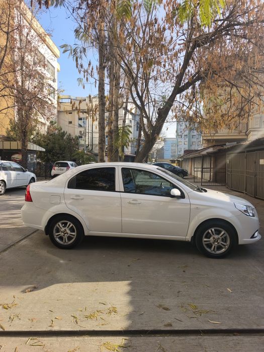 Продаю свою машину nexia3  в хорошем состоянии