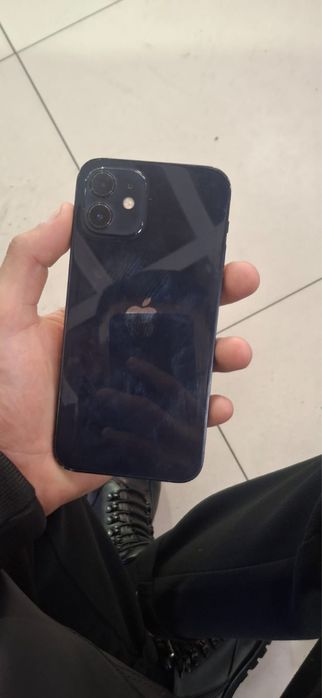 Обменяю айфон 12