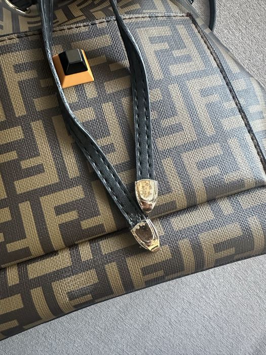 Чанта среден размер