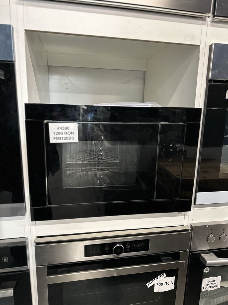 Cuptor cu microunde si grill incorporabil SMEG FMI120B3