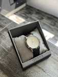 Часовник Guess.