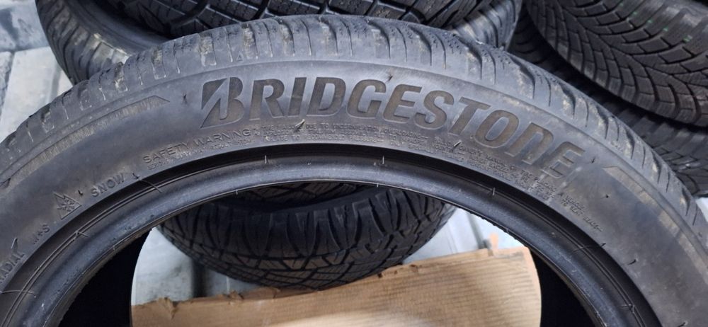 Bridgestone blizzak lm 005, 245 45 18