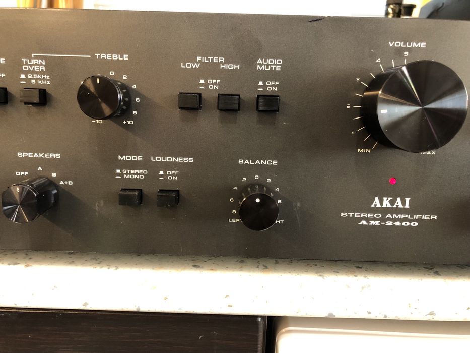 Akai AM-2400 Стерео