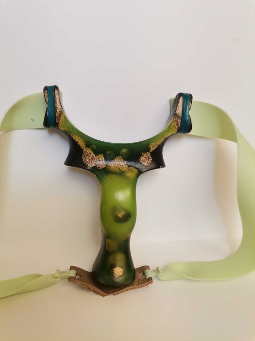 Prăștii model PPMG realizate din rășină