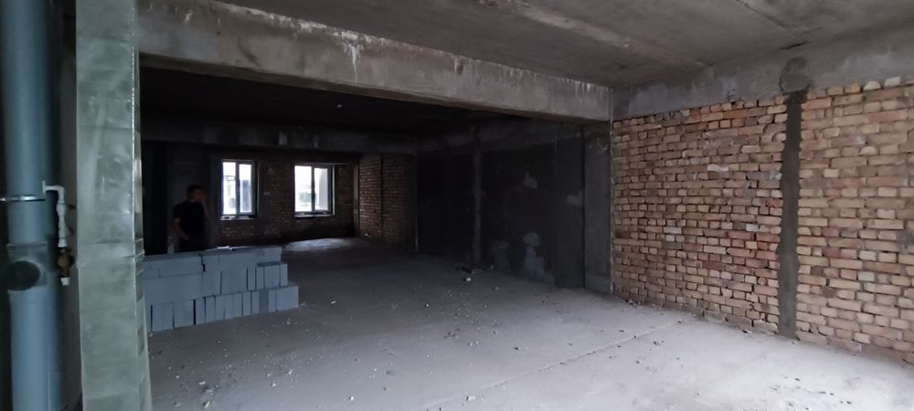 Nice villas da kvartira sotiladi 1 etaj va padval