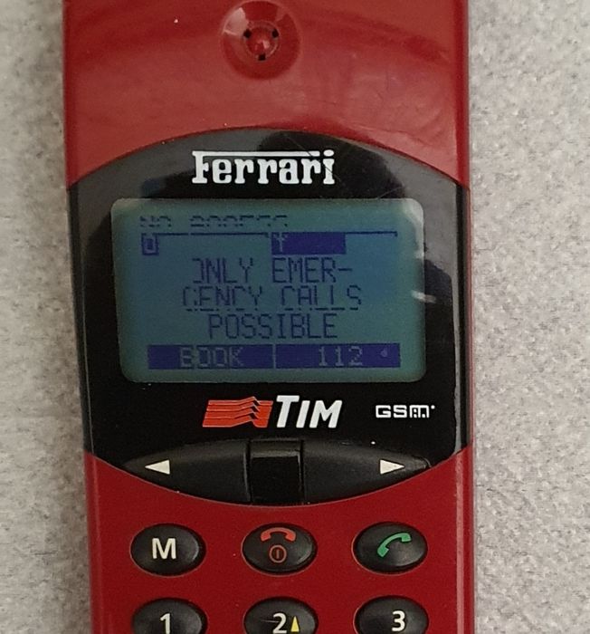 Hagenuk Ferrari, telefon 2g al anilor '90, editie limitata, baterie ok