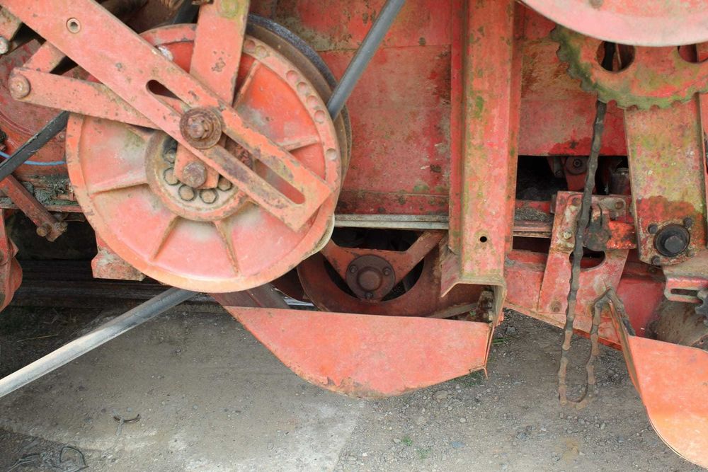 dezmembrez ferguson 506, 487 dominator 108 sl, 98 john deere 430 1075