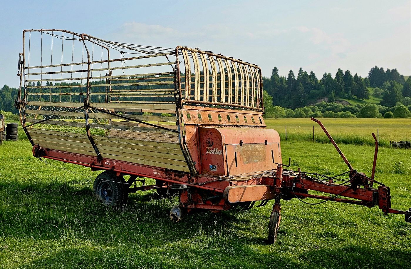 Ladewagen Fella 4000 kg -Remoca fân -