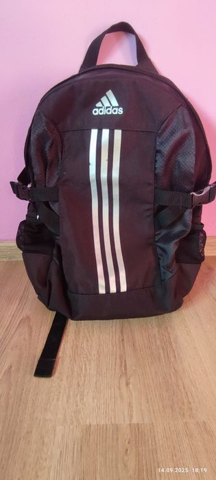Черна раница на Adidas