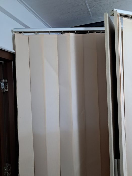 Vind jaluzele, aluminiu  și verticale